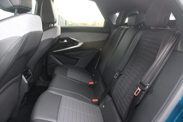 Peugeot 3008 1.2 Hybrid 145PK ALLURE | 360° CAMERA | KEYLESS ENTRY/START | STUUR VERWARMING | ALARM | DODEHOEK DETECTIE | 19" LICHTMETALEN VELGEN | NAVIGATIE | DRAADLOZE APPLE CARPLAY/ANDROID AUTO | ADAPTIVE CRUISE CONTROL | CLIAMTE CONTROL | PARKEERSENSOREN VOOR EN ACHTER |