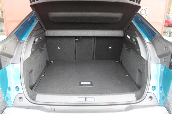 Peugeot 3008 1.2 Hybrid 145PK ALLURE | 360° CAMERA | KEYLESS ENTRY/START | STUUR VERWARMING | ALARM | DODEHOEK DETECTIE | 19" LICHTMETALEN VELGEN | NAVIGATIE | DRAADLOZE APPLE CARPLAY/ANDROID AUTO | ADAPTIVE CRUISE CONTROL | CLIAMTE CONTROL | PARKEERSENSOREN VOOR EN ACHTER |