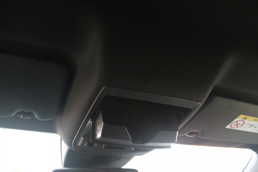 Peugeot 3008 1.2 Hybrid 145PK ALLURE | 360° CAMERA | KEYLESS ENTRY/START | STUUR VERWARMING | ALARM | DODEHOEK DETECTIE | 19" LICHTMETALEN VELGEN | NAVIGATIE | DRAADLOZE APPLE CARPLAY/ANDROID AUTO | ADAPTIVE CRUISE CONTROL | CLIAMTE CONTROL | PARKEERSENSOREN VOOR EN ACHTER |