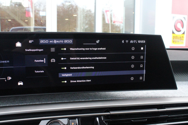 Peugeot 3008 1.2 Hybrid 145PK ALLURE | 360° CAMERA | KEYLESS ENTRY/START | STUUR VERWARMING | ALARM | DODEHOEK DETECTIE | 19" LICHTMETALEN VELGEN | NAVIGATIE | DRAADLOZE APPLE CARPLAY/ANDROID AUTO | ADAPTIVE CRUISE CONTROL | CLIAMTE CONTROL | PARKEERSENSOREN VOOR EN ACHTER |