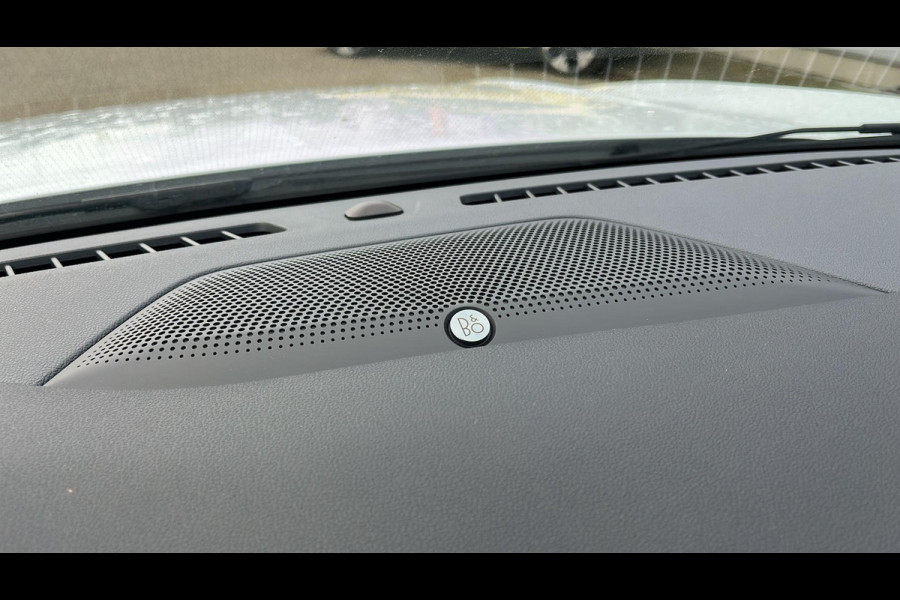 Ford Kuga 2.5 FHEV Active X | 190pk | Driver Assistance Pack | Technology Pack | Winterpack | Panoramadak | All Weather Banden | Geen stekker nodig