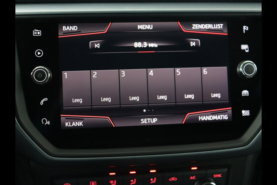 Seat Arona 1.0 TSI Style | Carplay | Navigatie | Parkeerhulp | Climate control | Cruise control | Bluetooth