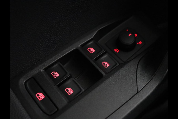 Seat Arona 1.0 TSI Style | Carplay | Navigatie | Parkeerhulp | Climate control | Cruise control | Bluetooth