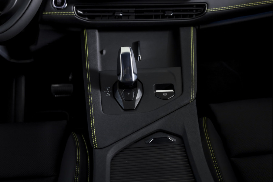 Lynk & Co 01 1.5 PHEV More - MY25 Nieuw model | S/K-panodak | Dig. Cockpit | Stoel-+Stuurverw. | 360 Camera | Adapt. Cruise | Memory | Elek. klep | LM 20" |