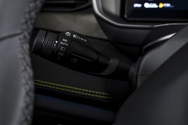 Lynk & Co 01 1.5 PHEV More - MY25 Nieuw model | S/K-panodak | Dig. Cockpit | Stoel-+Stuurverw. | 360 Camera | Adapt. Cruise | Memory | Elek. klep | LM 20" |