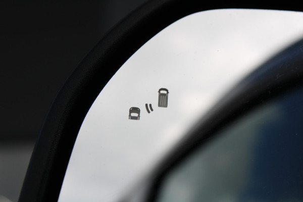 Ford Transit Custom 320 2.0 TDCI L2H1 Limited 150pk - Adaptive Cruise - Verwarmd stuur - Blind spot - Navigatie - Camera - Draadloos laden - Rijklaa