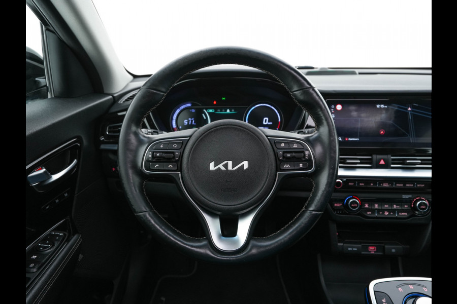 Kia e-Niro ExecutiveLine 64 kWh [ 3-Fase ] {SOH-100%} (INCL-BTW) Aut. *PANO | LUXURY-LEATHER | JBL-AUDIO | FULL-LED | NAVI-FULLMAP | DAB | ADAPTIVE-CRUISE | CAMERA | MEMORY-PACK | LANE-ASSIST | CCS-FASTLOADER | KEYLESS | DIGI-COCKPIT | 17"ALU*