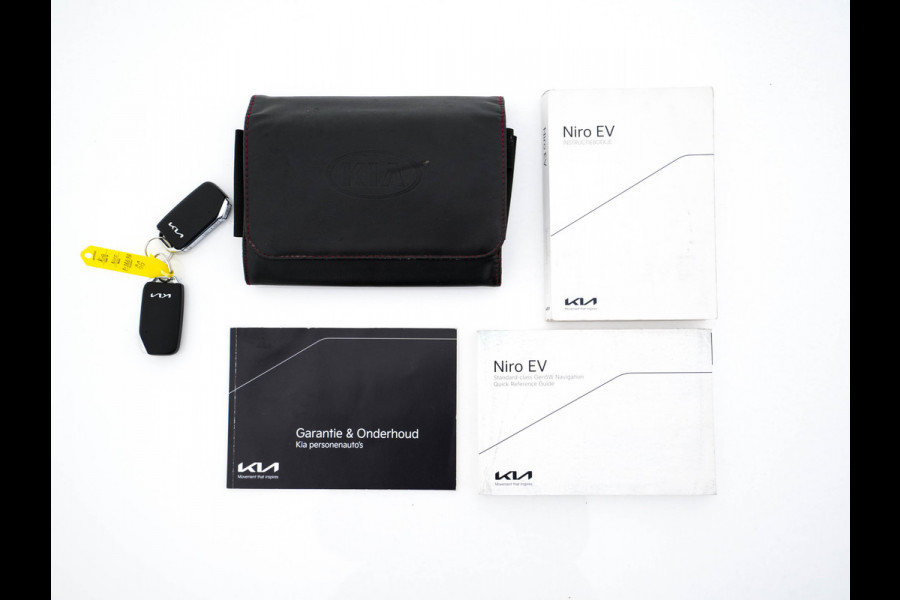 Kia e-Niro ExecutiveLine 64 kWh [ 3-Fase ] {SOH-100%} (INCL-BTW) Aut. *PANO | LUXURY-LEATHER | JBL-AUDIO | FULL-LED | NAVI-FULLMAP | DAB | ADAPTIVE-CRUISE | CAMERA | MEMORY-PACK | LANE-ASSIST | CCS-FASTLOADER | KEYLESS | DIGI-COCKPIT | 17"ALU*