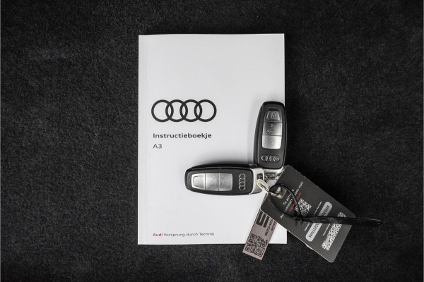 Audi A3 Sportback 30 TFSI S Edition Pano ACC Zwart Optiek Trekhaak
