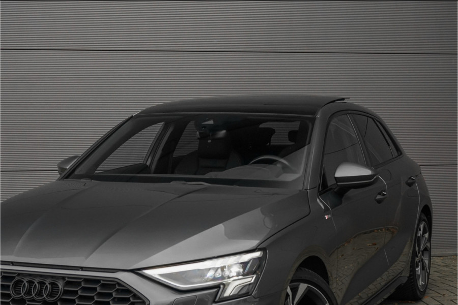 Audi A3 Sportback 30 TFSI S Edition Pano ACC Zwart Optiek Trekhaak