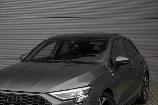 Audi A3 Sportback 30 TFSI S Edition Pano ACC Zwart Optiek Trekhaak