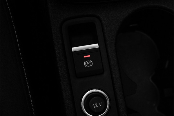 Audi A3 Sportback 30 TFSI S Edition Pano ACC Zwart Optiek Trekhaak