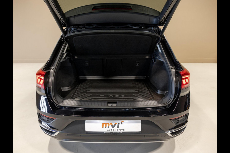 Volkswagen T-Roc 1.0 TSI Style Business / 110pk / Achteruitrij camera / Virtual cockpit /