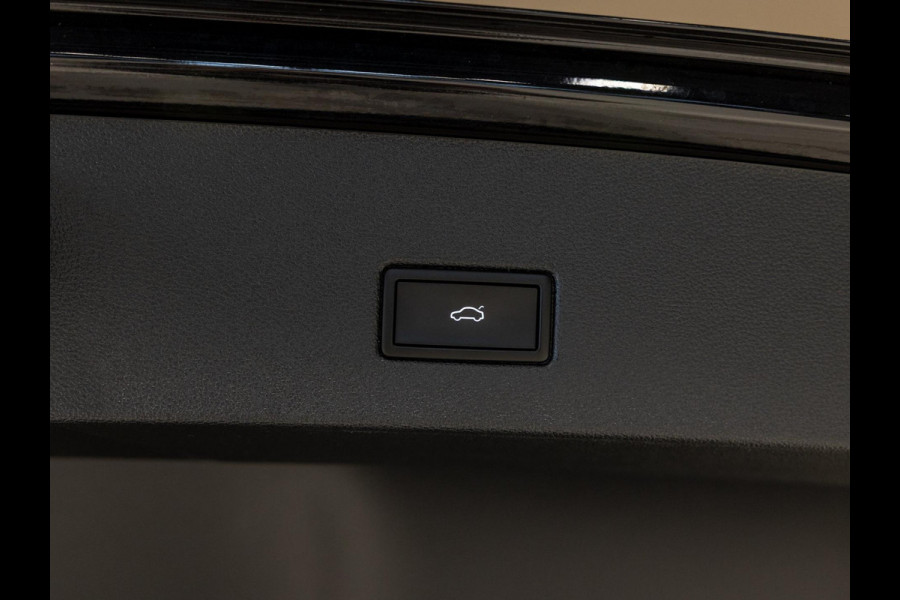 Volkswagen T-Roc 1.0 TSI Style Business / 110pk / Achteruitrij camera / Virtual cockpit /