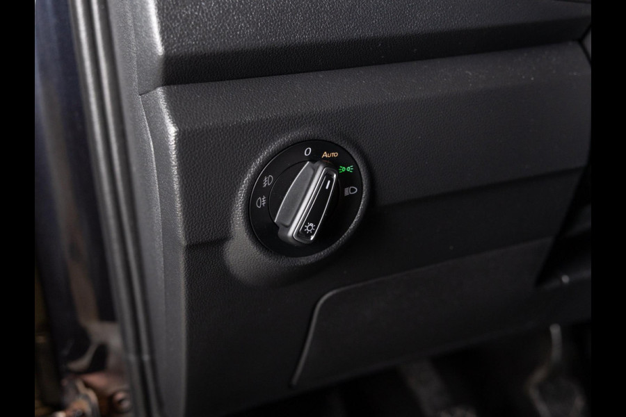 Volkswagen T-Roc 1.0 TSI Style Business / 110pk / Achteruitrij camera / Virtual cockpit /