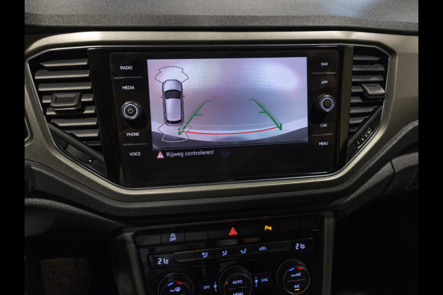 Volkswagen T-Roc 1.0 TSI Style Business / 110pk / Achteruitrij camera / Virtual cockpit /