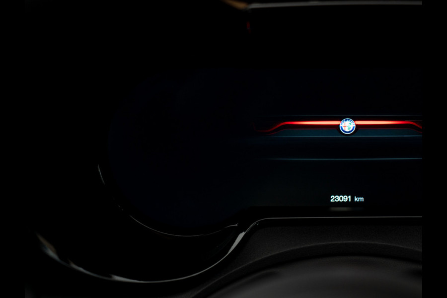 Alfa Romeo Tonale 1.3T PHEV 280pk Ti Edizione Prins | Pano-dak | 360 camera | Performance Pack | Winterpack | LED-Matrix