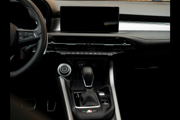 Alfa Romeo Tonale 1.3T PHEV 280pk Ti Edizione Prins | Pano-dak | 360 camera | Performance Pack | Winterpack | LED-Matrix