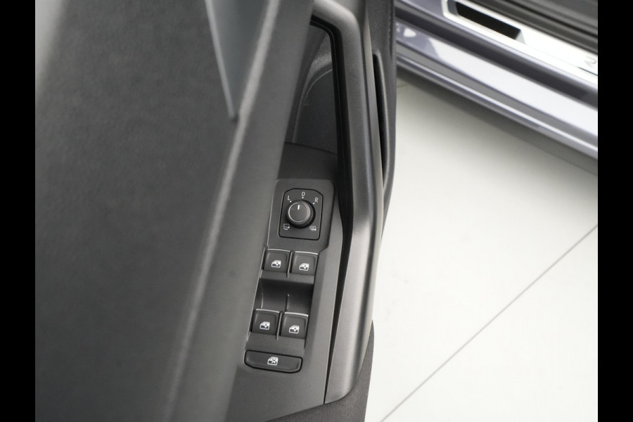 Volkswagen Polo 1.0 TSI 110pk DSG R-Line Business Navigatie Camera Stoelverwarming Acc Carplay 287