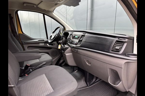 Ford Transit Custom 2.0 TDCI / L2H1 / 1e EIG. / ZEER NETJES / 2.800 KG TREKKEN / CRUISE / TREKHAAK / AIRCO / STOELVERW.