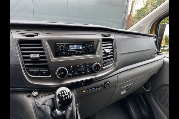 Ford Transit Custom 2.0 TDCI / L2H1 / 1e EIG. / ZEER NETJES / 2.800 KG TREKKEN / CRUISE / TREKHAAK / AIRCO / STOELVERW.