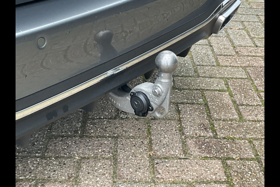 Mercedes-Benz C-Klasse Estate 180 AMG Line Trekhaak Pano Burmester Memory HUD Leer Verw+Ventilatie BOMVOL!