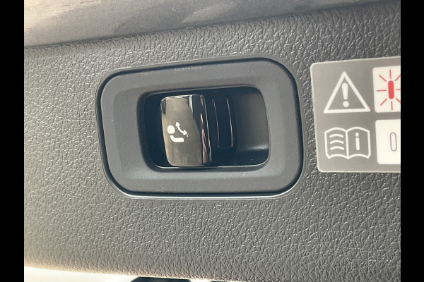 Mercedes-Benz C-Klasse Estate 180 AMG Line Trekhaak Pano Burmester Memory HUD Leer Verw+Ventilatie BOMVOL!