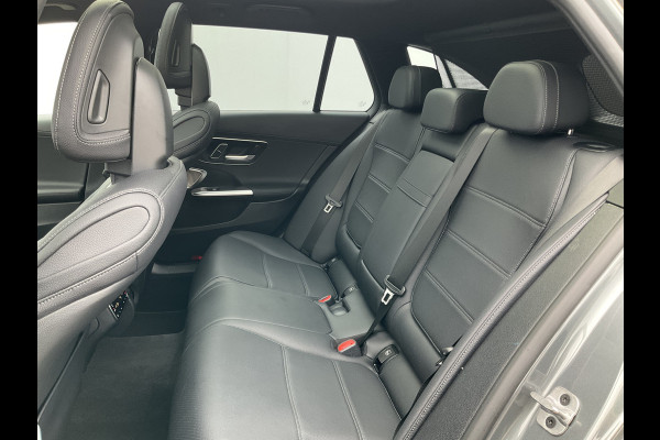 Mercedes-Benz C-Klasse Estate 180 AMG Line Trekhaak Pano Burmester Memory HUD Leer Verw+Ventilatie BOMVOL!