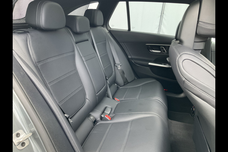 Mercedes-Benz C-Klasse Estate 180 AMG Line Trekhaak Pano Burmester Memory HUD Leer Verw+Ventilatie BOMVOL!
