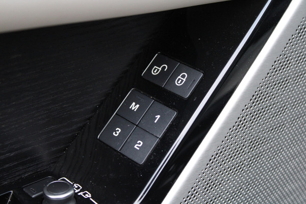 Land Rover Range Rover Velar 2.0 I4 Turbo AWD R-Dynamic HSE | NAP! | PANO | HUD | MASSAGE | MERIDIAN SURROUND | STOELKOELING |