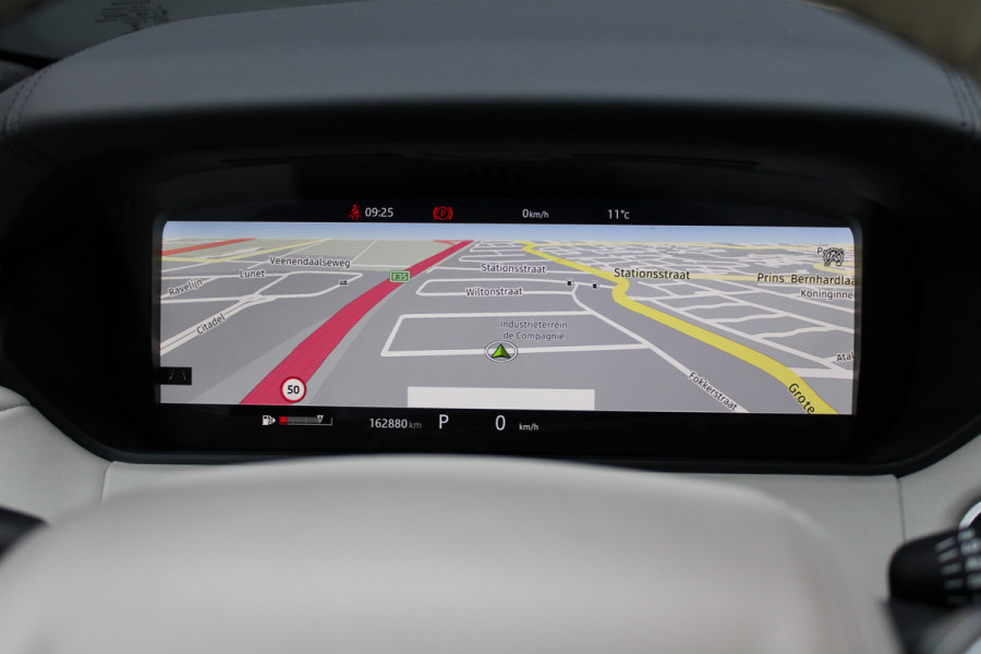 Land Rover Range Rover Velar 2.0 I4 Turbo AWD R-Dynamic HSE | NAP! | PANO | HUD | MASSAGE | MERIDIAN SURROUND | STOELKOELING |