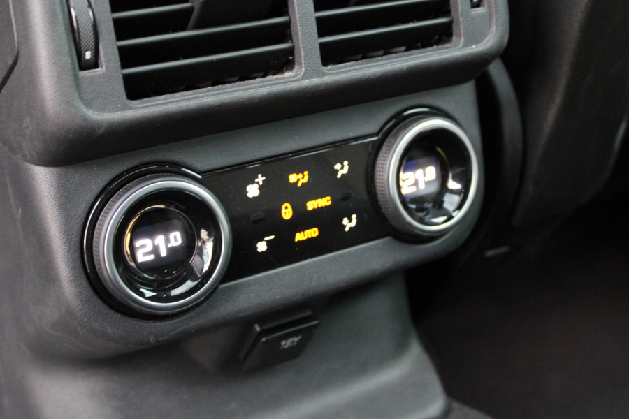 Land Rover Range Rover Velar 2.0 I4 Turbo AWD R-Dynamic HSE | NAP! | PANO | HUD | MASSAGE | MERIDIAN SURROUND | STOELKOELING |