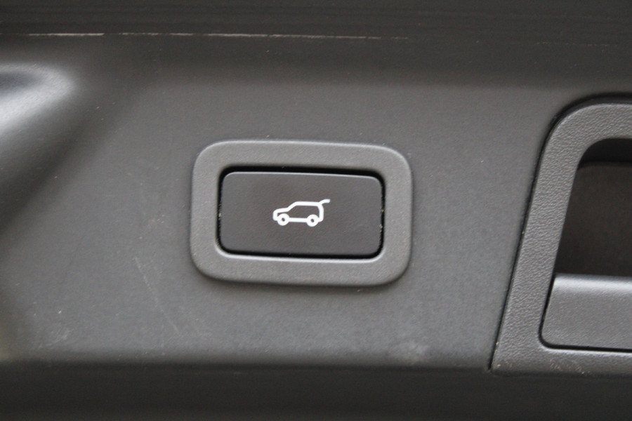 Land Rover Range Rover Velar 2.0 I4 Turbo AWD R-Dynamic HSE | NAP! | PANO | HUD | MASSAGE | MERIDIAN SURROUND | STOELKOELING |