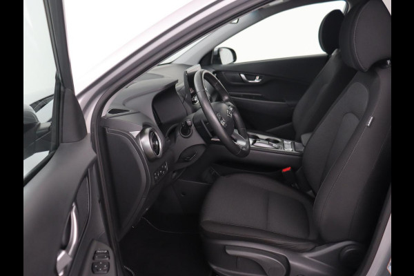 Hyundai Kona EV Fashion 64 kWh | Stoelverwarming | Head-Up | Camera | Carplay | Adaptive cruise | Navigatie | Keyless | Climate control