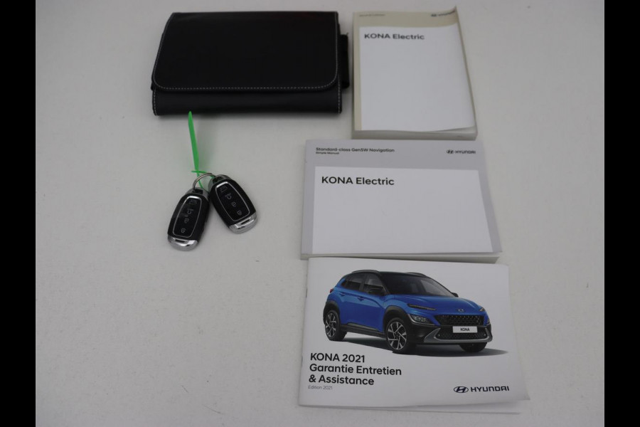 Hyundai Kona EV Fashion 64 kWh | Stoelverwarming | Head-Up | Camera | Carplay | Adaptive cruise | Navigatie | Keyless | Climate control