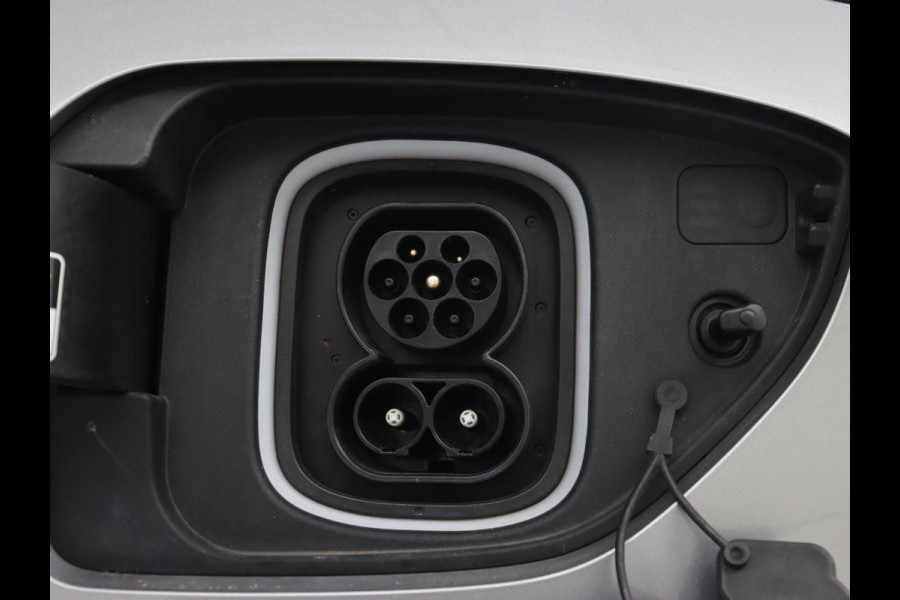 Hyundai Kona EV Fashion 64 kWh | Stoelverwarming | Head-Up | Camera | Carplay | Adaptive cruise | Navigatie | Keyless | Climate control