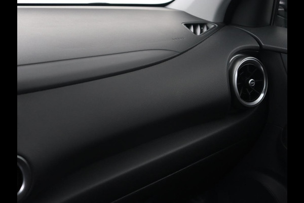 Hyundai Kona EV Fashion 64 kWh | Stoelverwarming | Head-Up | Camera | Carplay | Adaptive cruise | Navigatie | Keyless | Climate control