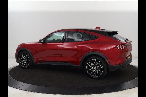 Ford Mustang Mach-E RWD 75 kWh | Leder | Stoelverwarming | 360 Camera | B&O Sound | Adaptive cruise | Carplay | Keyless | Navigatie | Stuurverwarming | Full LED | 20'' lichtmetalen velgen