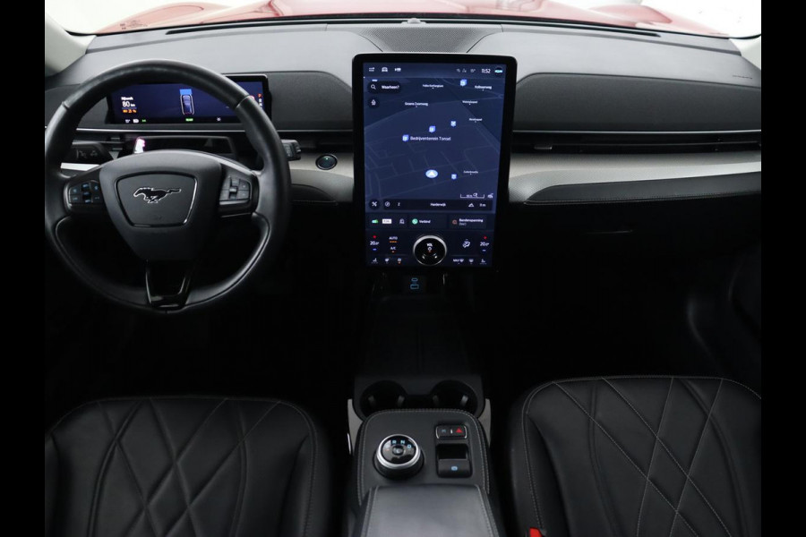 Ford Mustang Mach-E RWD 75 kWh | Leder | Stoelverwarming | 360 Camera | B&O Sound | Adaptive cruise | Carplay | Keyless | Navigatie | Stuurverwarming | Full LED | 20'' lichtmetalen velgen