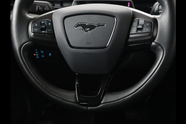 Ford Mustang Mach-E RWD 75 kWh | Leder | Stoelverwarming | 360 Camera | B&O Sound | Adaptive cruise | Carplay | Keyless | Navigatie | Stuurverwarming | Full LED | 20'' lichtmetalen velgen