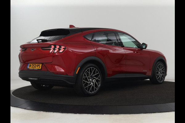 Ford Mustang Mach-E RWD 75 kWh | Leder | Stoelverwarming | 360 Camera | B&O Sound | Adaptive cruise | Carplay | Keyless | Navigatie | Stuurverwarming | Full LED | 20'' lichtmetalen velgen