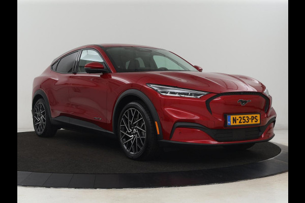 Ford Mustang Mach-E RWD 75 kWh | Leder | Stoelverwarming | 360 Camera | B&O Sound | Adaptive cruise | Carplay | Keyless | Navigatie | Stuurverwarming | Full LED | 20'' lichtmetalen velgen