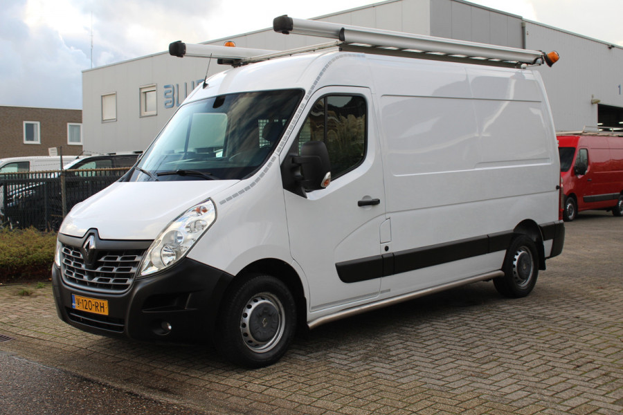 Renault Master T35 2.3 dCi 130PK Euro6 L2H2 ✓ airco ✓ navigatie ✓ imperiaal ✓ trekhaak