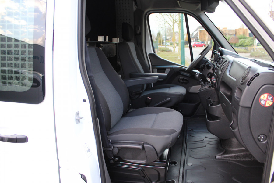 Renault Master T35 2.3 dCi 130PK Euro6 L2H2 ✓ airco ✓ navigatie ✓ imperiaal ✓ trekhaak