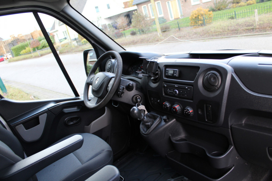 Renault Master T35 2.3 dCi 130PK Euro6 L2H2 ✓ airco ✓ navigatie ✓ imperiaal ✓ trekhaak