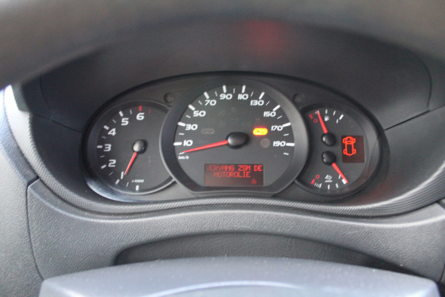 Renault Master T35 2.3 dCi 130PK Euro6 L2H2 ✓ airco ✓ navigatie ✓ imperiaal ✓ trekhaak