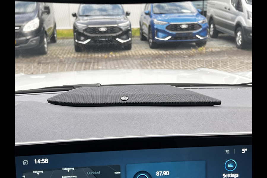 Ford Kuga 2.5 PHEV Sound Edition | Zuid | 243pk | Ford Voorraad | Panorama Dak | 20 inch Lichtmetaal | Winterpack | Matrix LED | Driver Assistance Pack