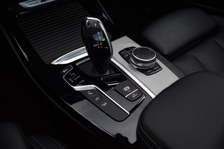 BMW X3 M40i xDrive High Executive / M Sport/ Virtual Cockpit/ Top View/ Trekhaak/ Panoramadak / 266kW (361PK)