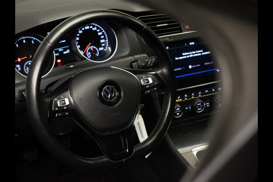 Volkswagen Golf 1.0 TSI Sport (APPLE CARPLAY,NAVI,CAMERA,SPORTSTOELEN,LED,CRUISE,CLIMATE,DAB,LM VELGEN,NETTE STAAT)