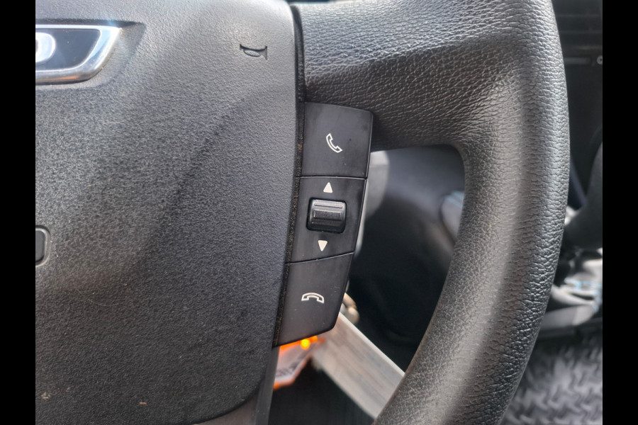 Iveco Daily 3.0I CNG Kraan Laadbak AUT-6 HIAB 3-Persoons Navi Ecc Trekhaak Camera Blue power Alpine 2-Din Infotainment Sys. Bluetooth Opbergkasten Betonplex Vloer Compressed Natural Gas (CNG) EURO-6 375 35S14N Voertuig 1e Eigenaar Euro 6